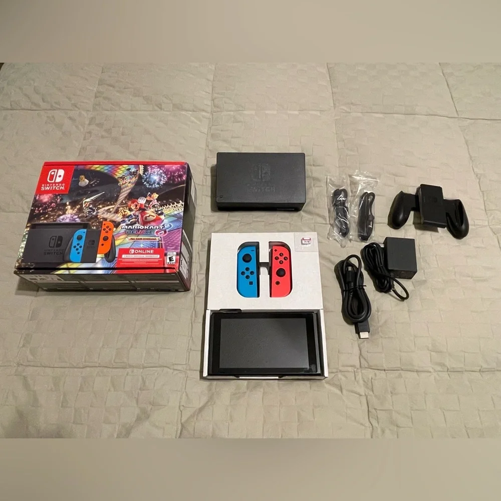 Nintendo Switch , 256 Micro SD, Pro Controller , Extra Dock, Case, EXCELLENT